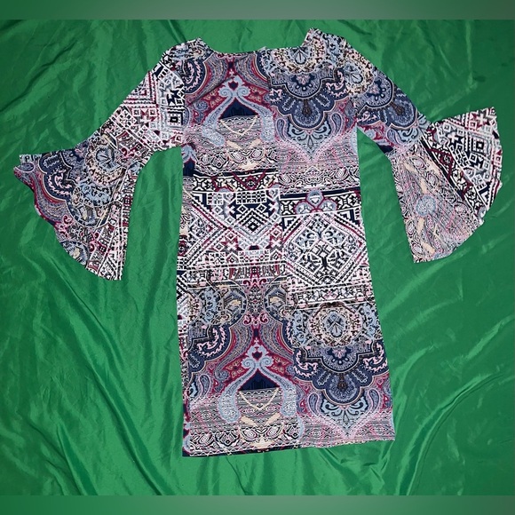 Olivia Matthew’s Multicolor Ruffle Sleeve Mini Dress size Small - Picture 2 of 4